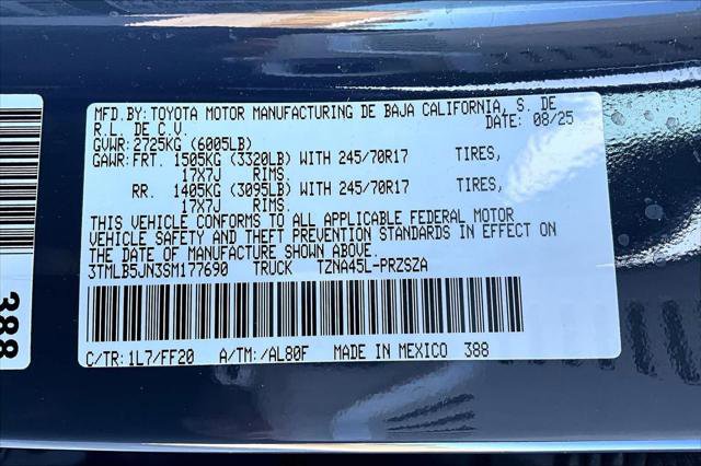 Certified 2025 Toyota Tacoma SR5 AWD/4WD image 36