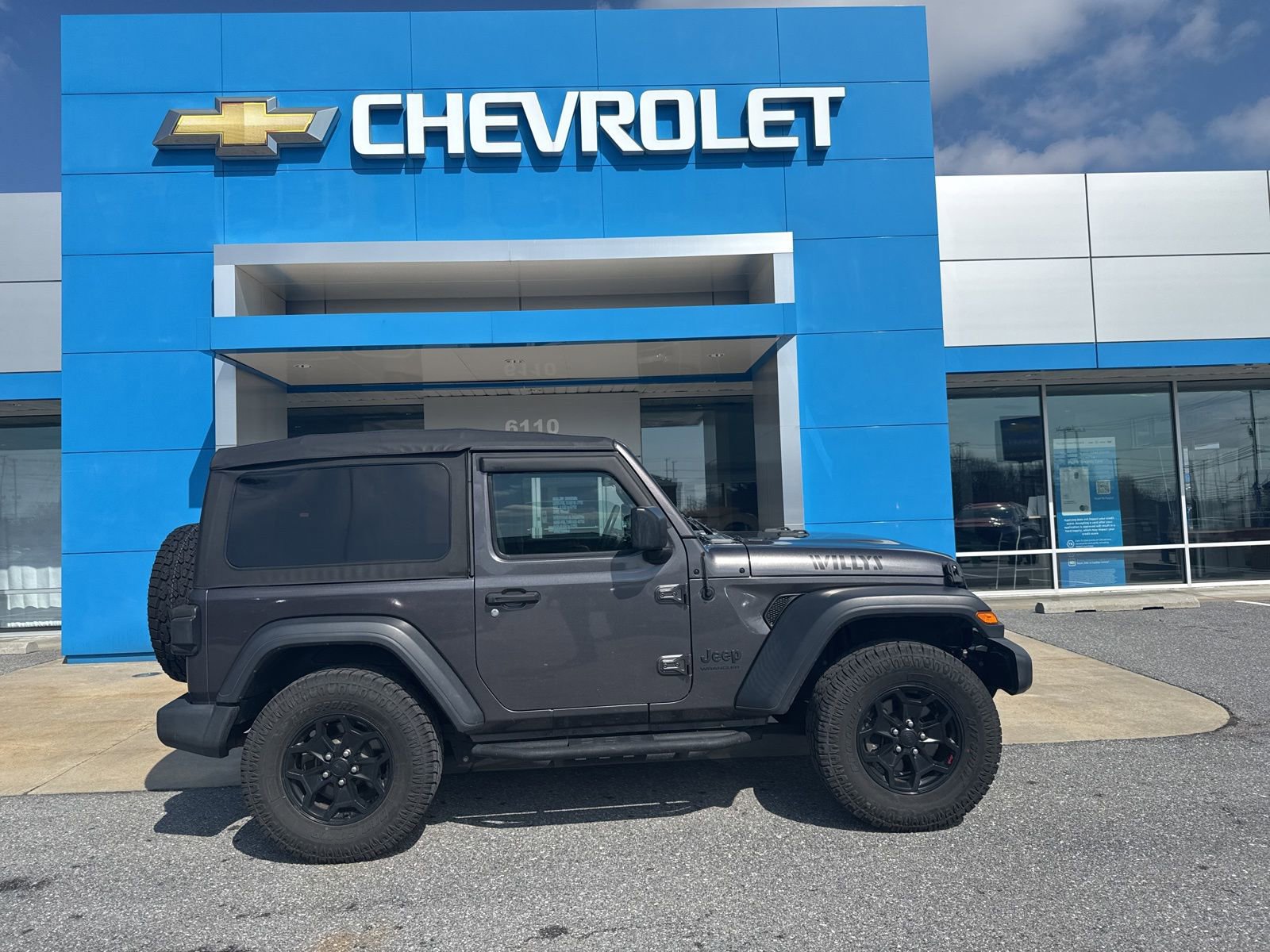 Used 2020 Jeep Wrangler Sport image 5