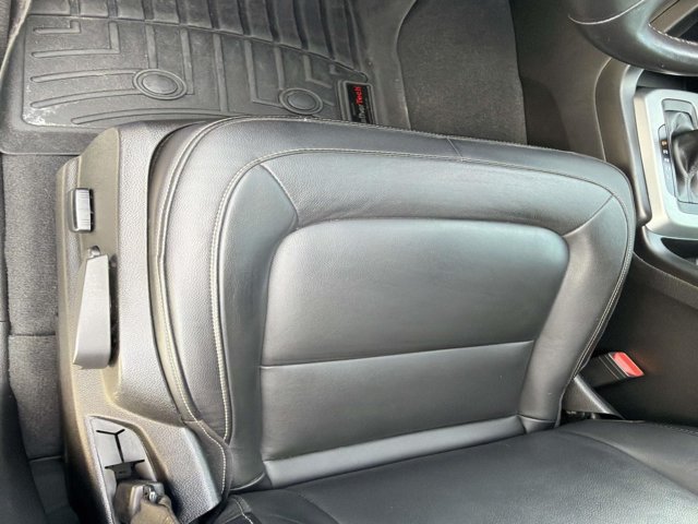 Used 2022 Chevrolet Colorado LT w/ Luxury Package RWD image 9
