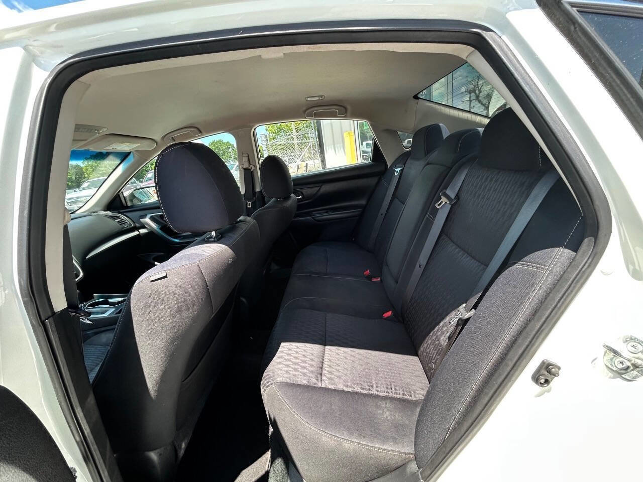 Used 2017 Nissan Altima 2.5 S w/ Power Driver Seat Package FWD image 6