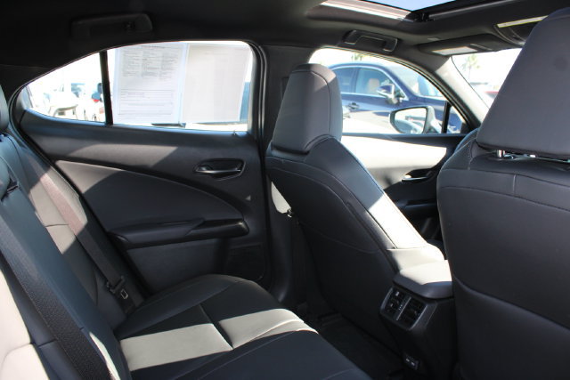 Certified 2025 Lexus UX 300h FWD image 7