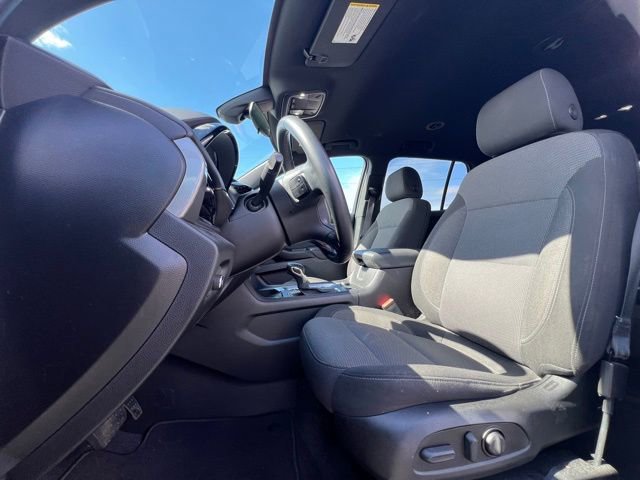 Used 2023 Chevrolet Traverse LT FWD image 16