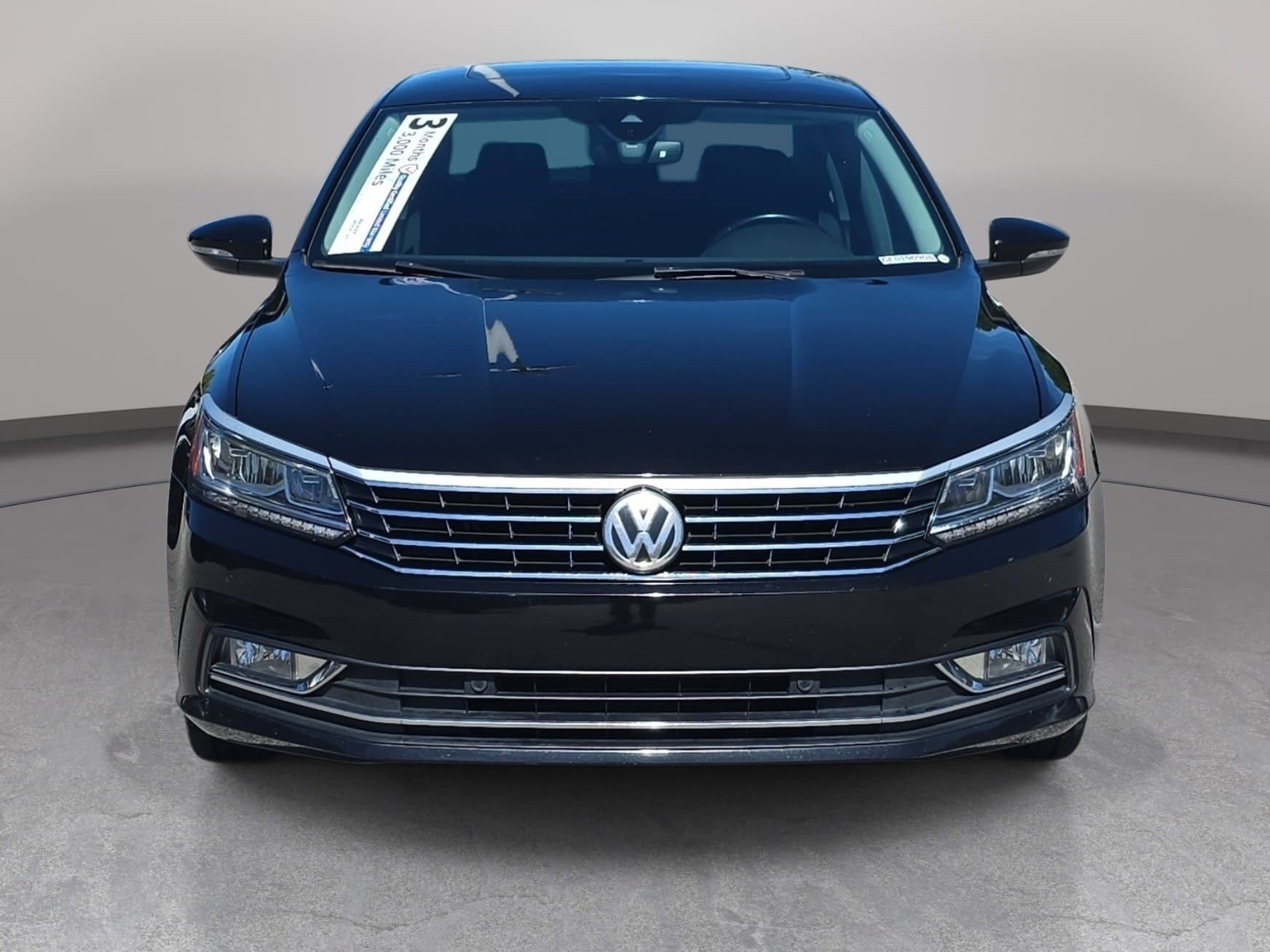 Used 2016 Volkswagen Passat 1.8T SEL Premium FWD image 2