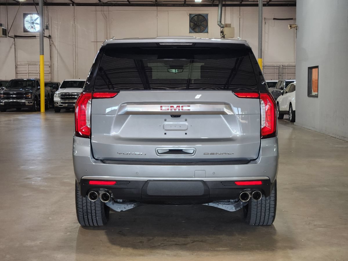 Used 2024 GMC Yukon Denali w/ Advanced Technology Package AWD/4WD image 9