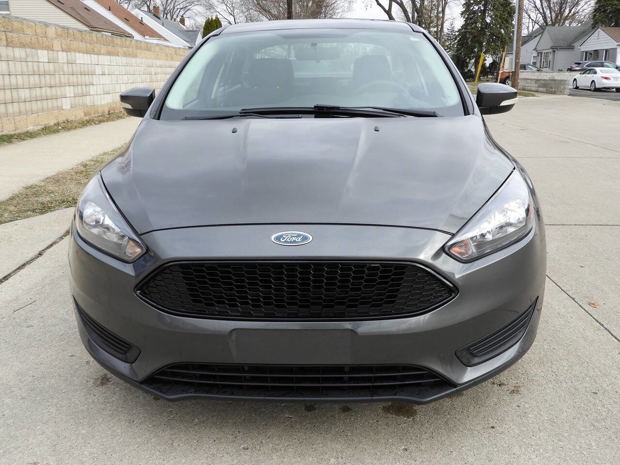 Used 2017 Ford Focus SE image 3