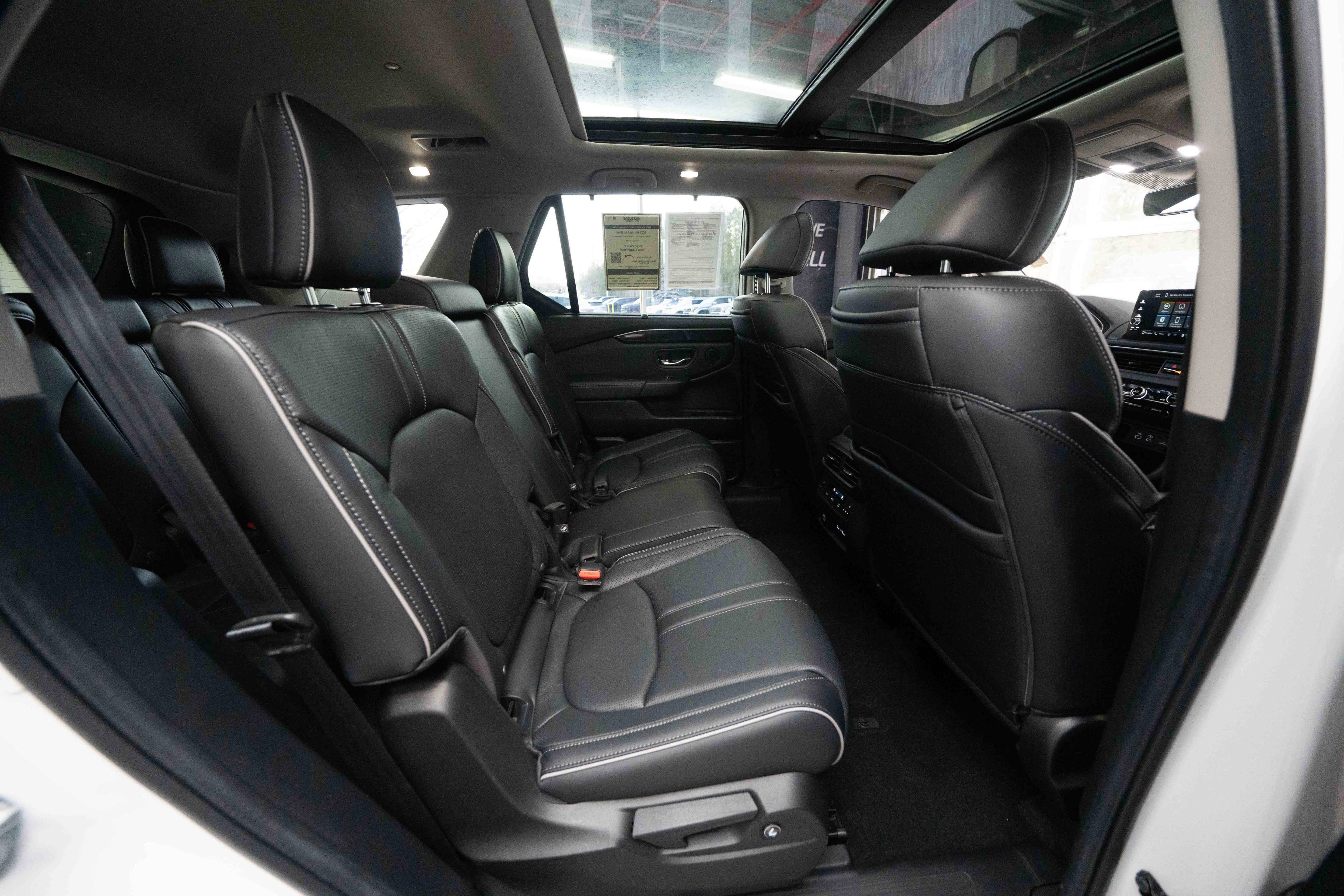 Used 2023 Honda Pilot Elite image 25