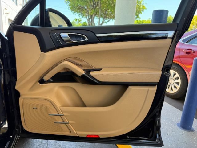 Used 2015 Porsche Cayenne Diesel image 23