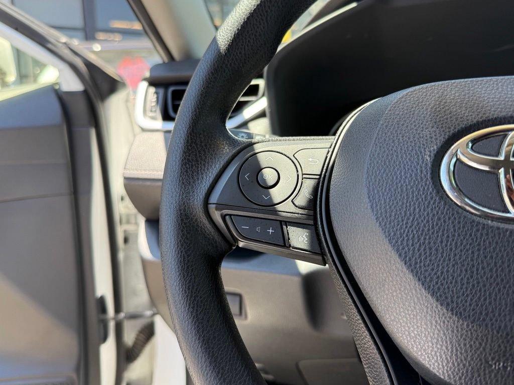 Used 2019 Toyota RAV4 XLE FWD image 21