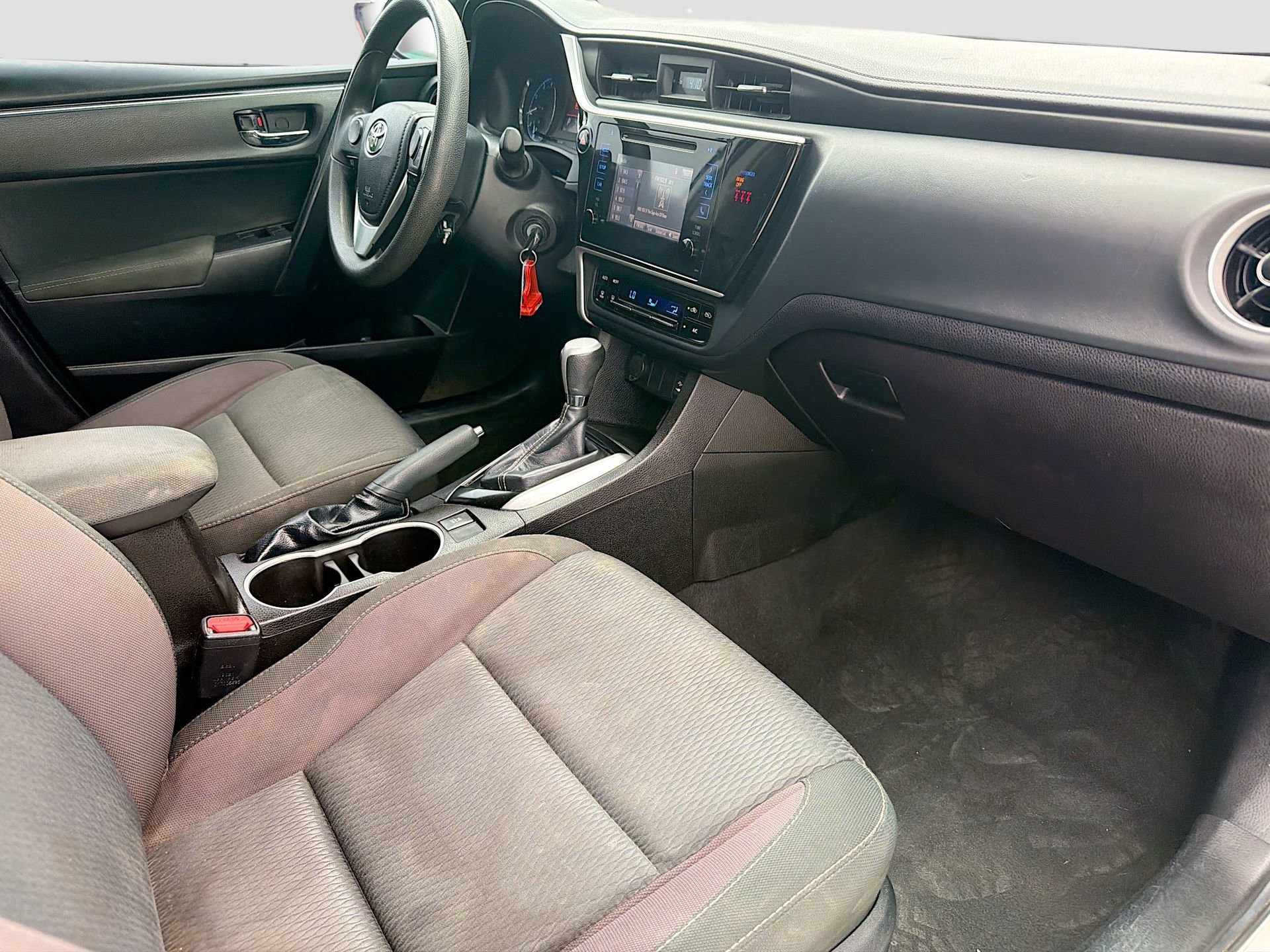 Used 2019 Toyota Corolla LE w/ Carpet Mat Package (TMS) image 28
