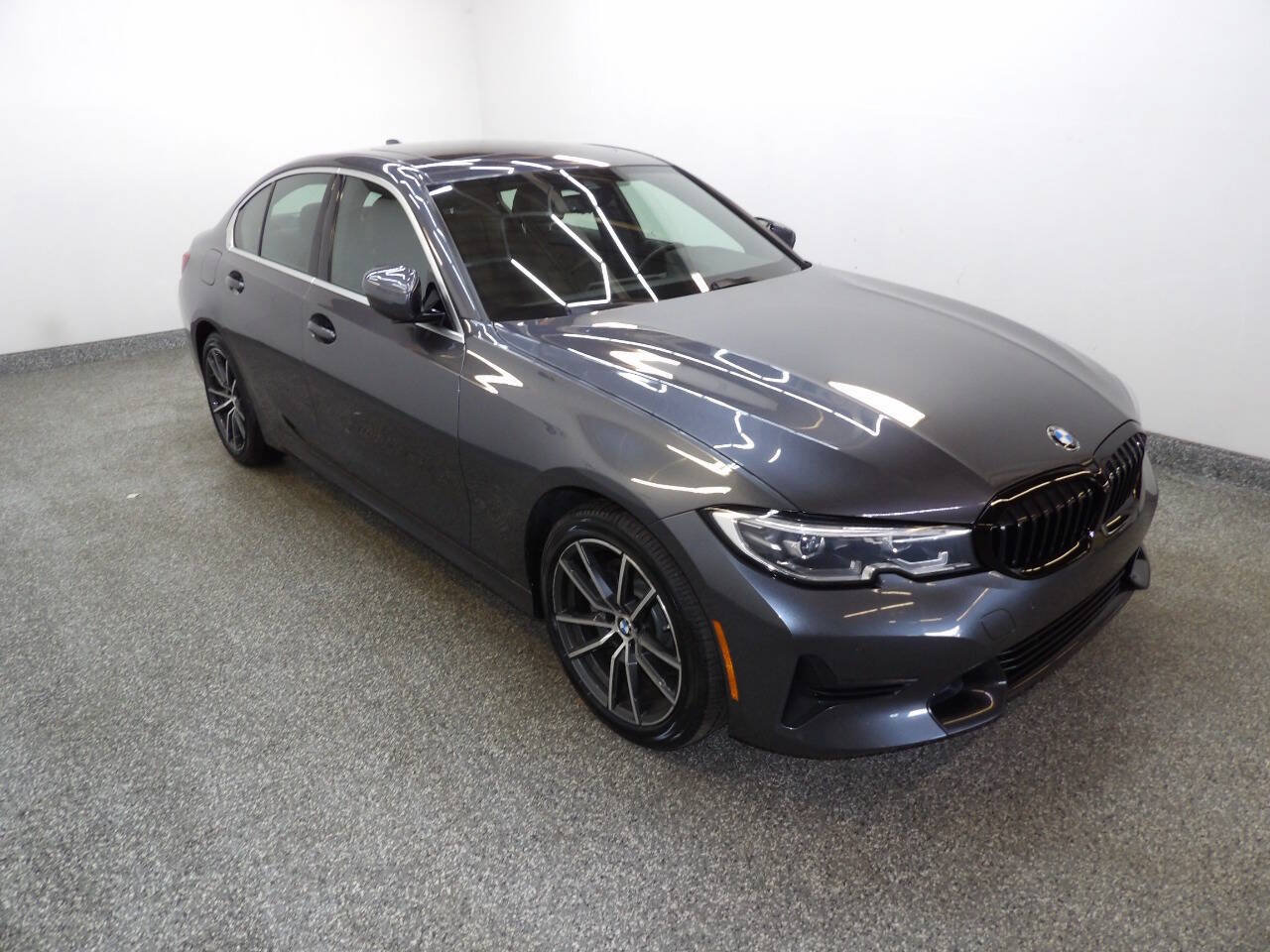 Used 2020 BMW 330i xDrive Sedan w/ Convenience Package AWD/4WD image 3