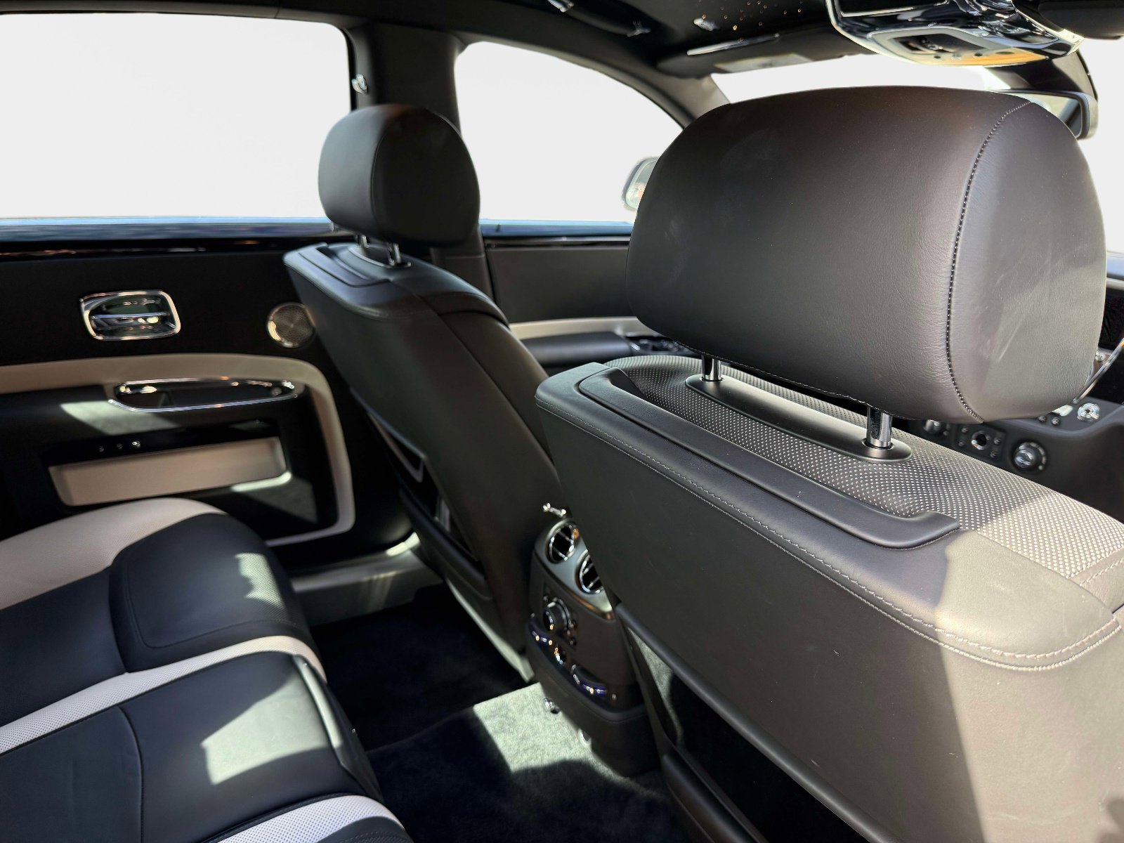 Used 2020 Rolls-Royce Ghost Black Badge image 35