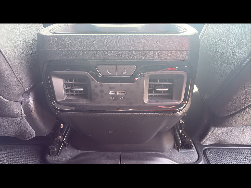 Used 2024 GMC Sierra 1500 AT4 w/ Technology Package AWD/4WD image 24
