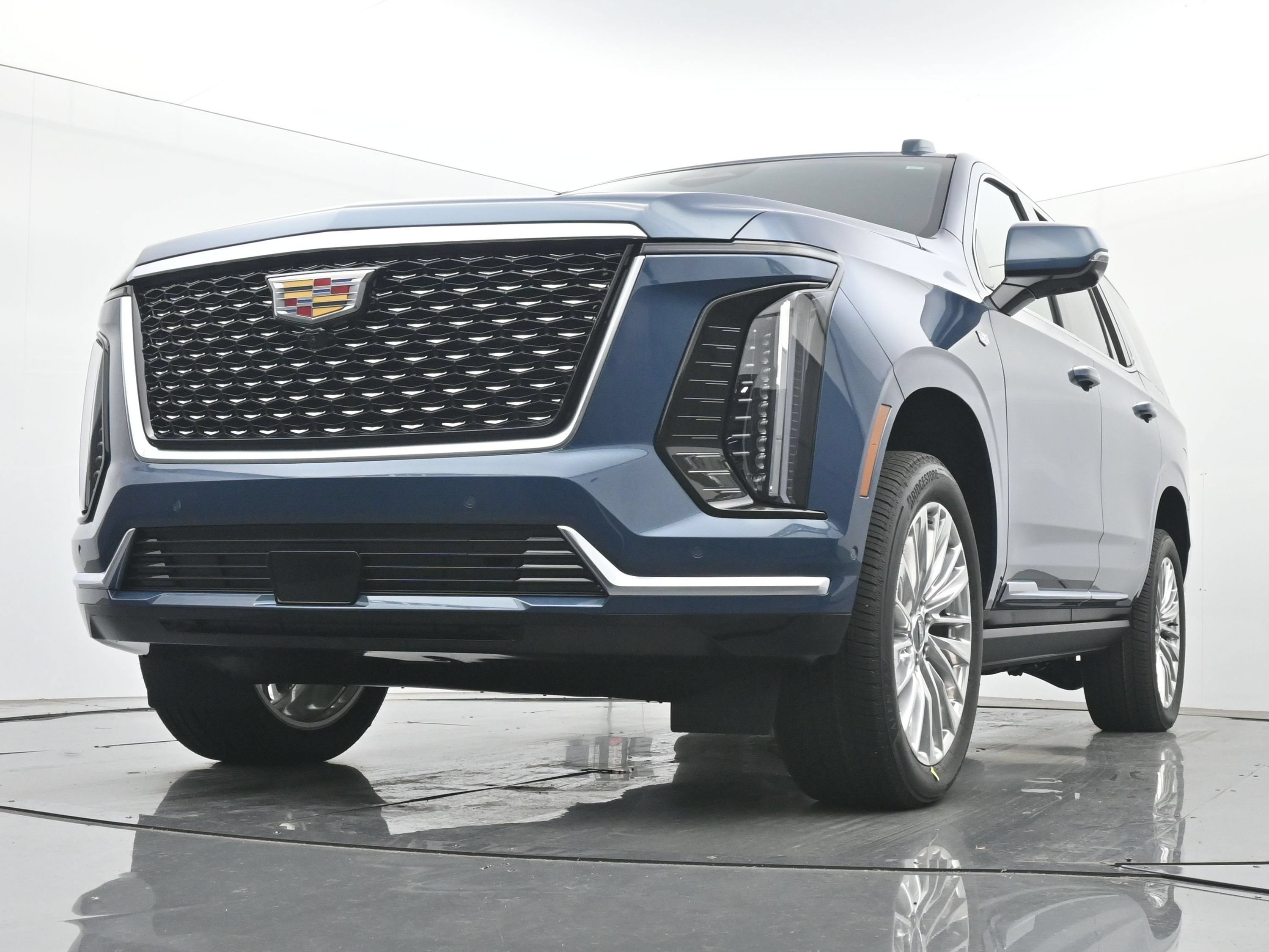 New 2026 Cadillac Escalade Luxury w/ Touring Package AWD/4WD image 15