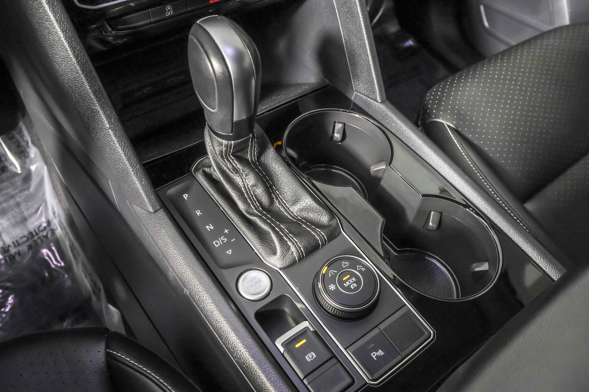 Used 2023 Volkswagen Atlas SE w/ Black Wheel Package image 32