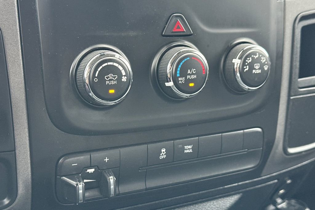 Used 2018 RAM 1500 Tradesman w/ Chrome Appearance Group RWD image 21