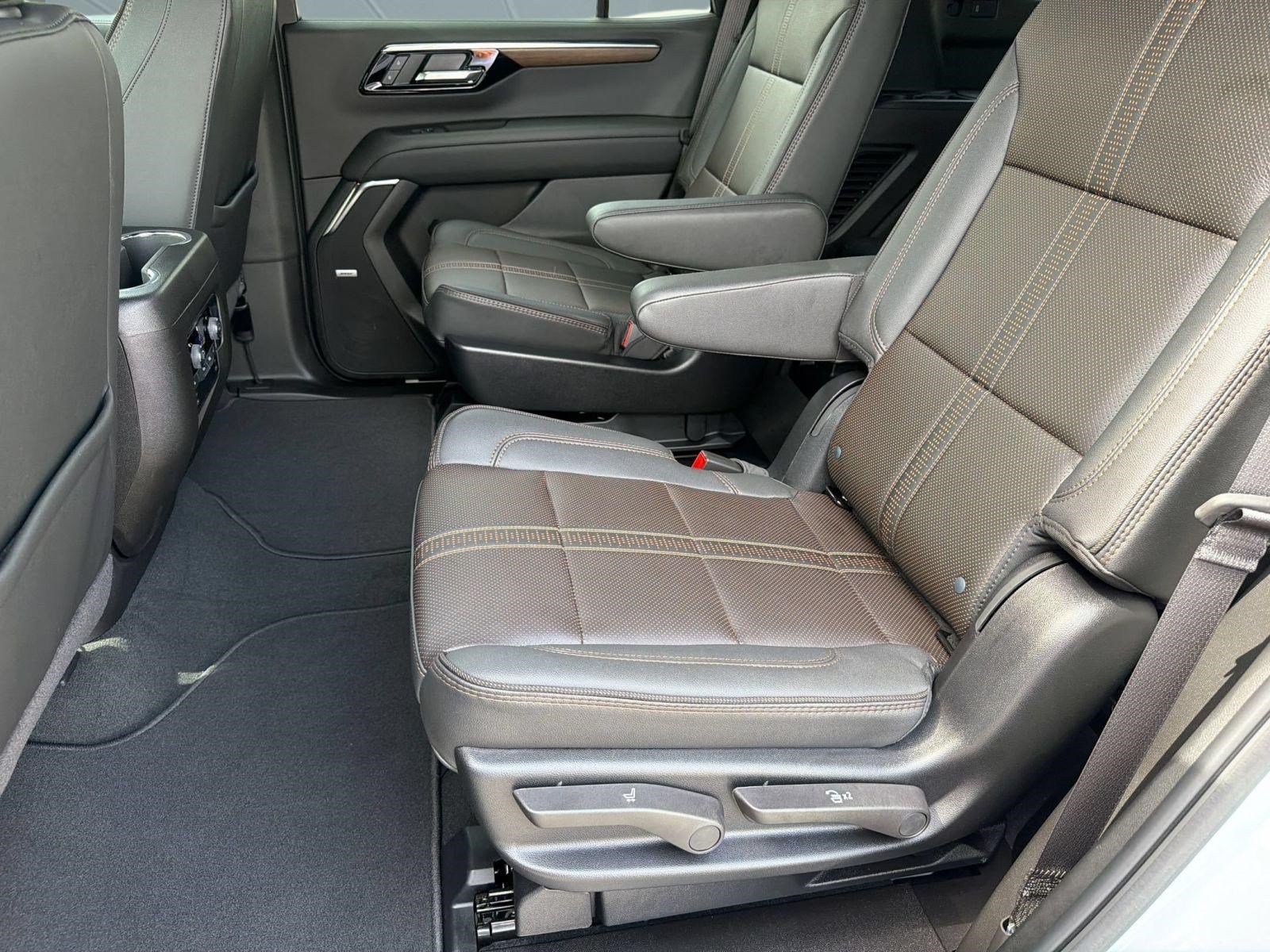 Used 2026 Chevrolet Tahoe High Country w/ LPO, Illumination Package RWD image 21