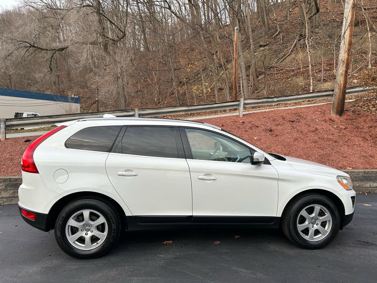 Used 2011 Volvo XC60 3.2 AWD/4WD image 6
