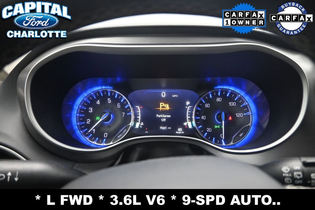 Used 2023 Chrysler Pacifica Touring-L FWD image 15