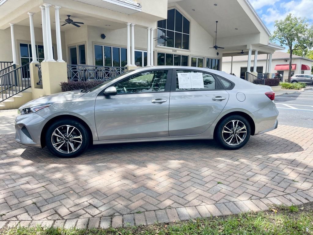 Used 2024 Kia Forte LXS image 2