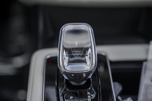 New 2026 Volvo XC90 B6 Ultra w/ Protection Package image 25