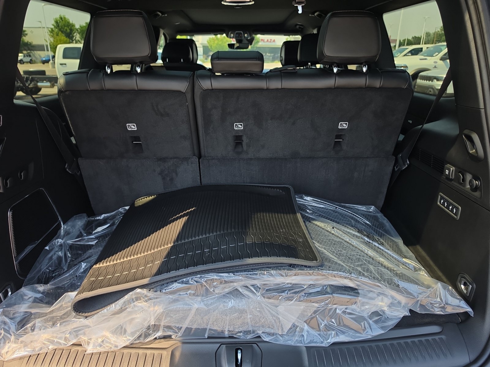 New 2026 Jeep Grand Wagoneer 4WD image 30