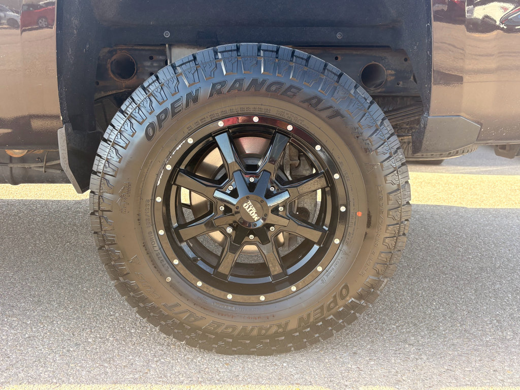 Used 2018 Chevrolet Silverado 2500 LT w/ LT Convenience Package AWD/4WD image 9