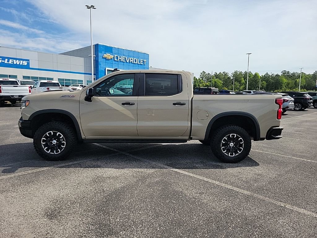 Used 2023 Chevrolet Silverado 1500 ZR2 AWD/4WD image 4