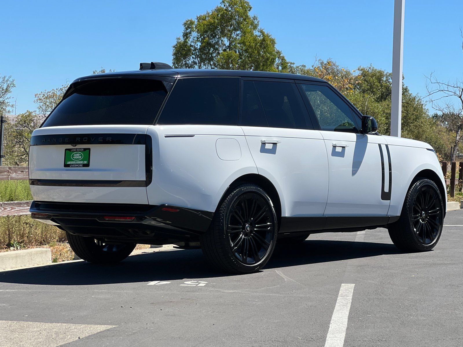 Used 2024 Land Rover Range Rover SE AWD/4WD image 6