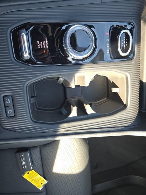 New 2026 Jeep Cherokee Limited AWD/4WD image 16