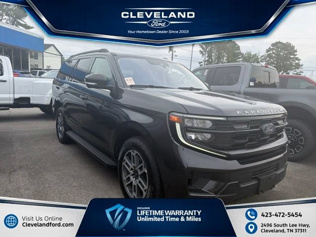 Used 2025 Ford Expedition Active AWD/4WD image 1