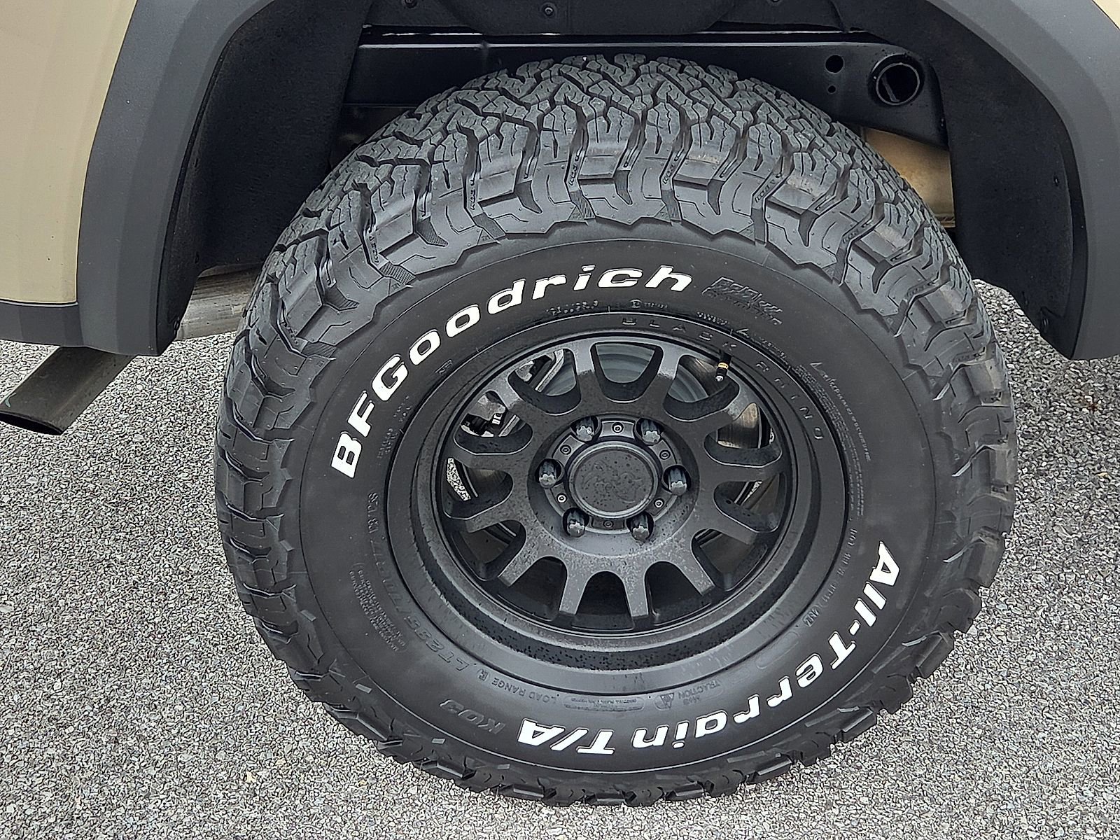 Used 2023 GMC Canyon AT4 w/ LPO, Skid Plate Package AWD/4WD image 7