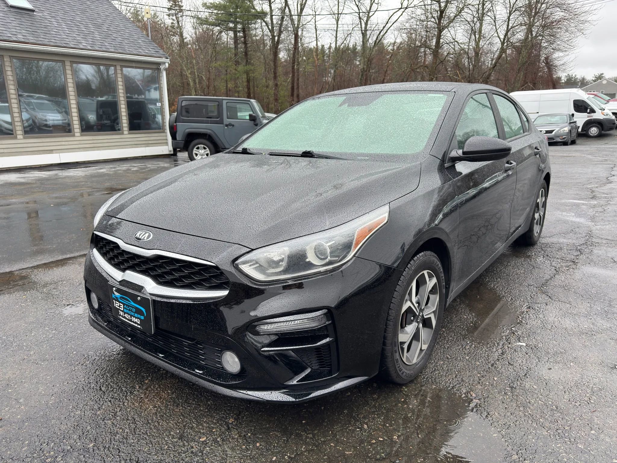 Used 2019 Kia Forte LXS FWD image 3