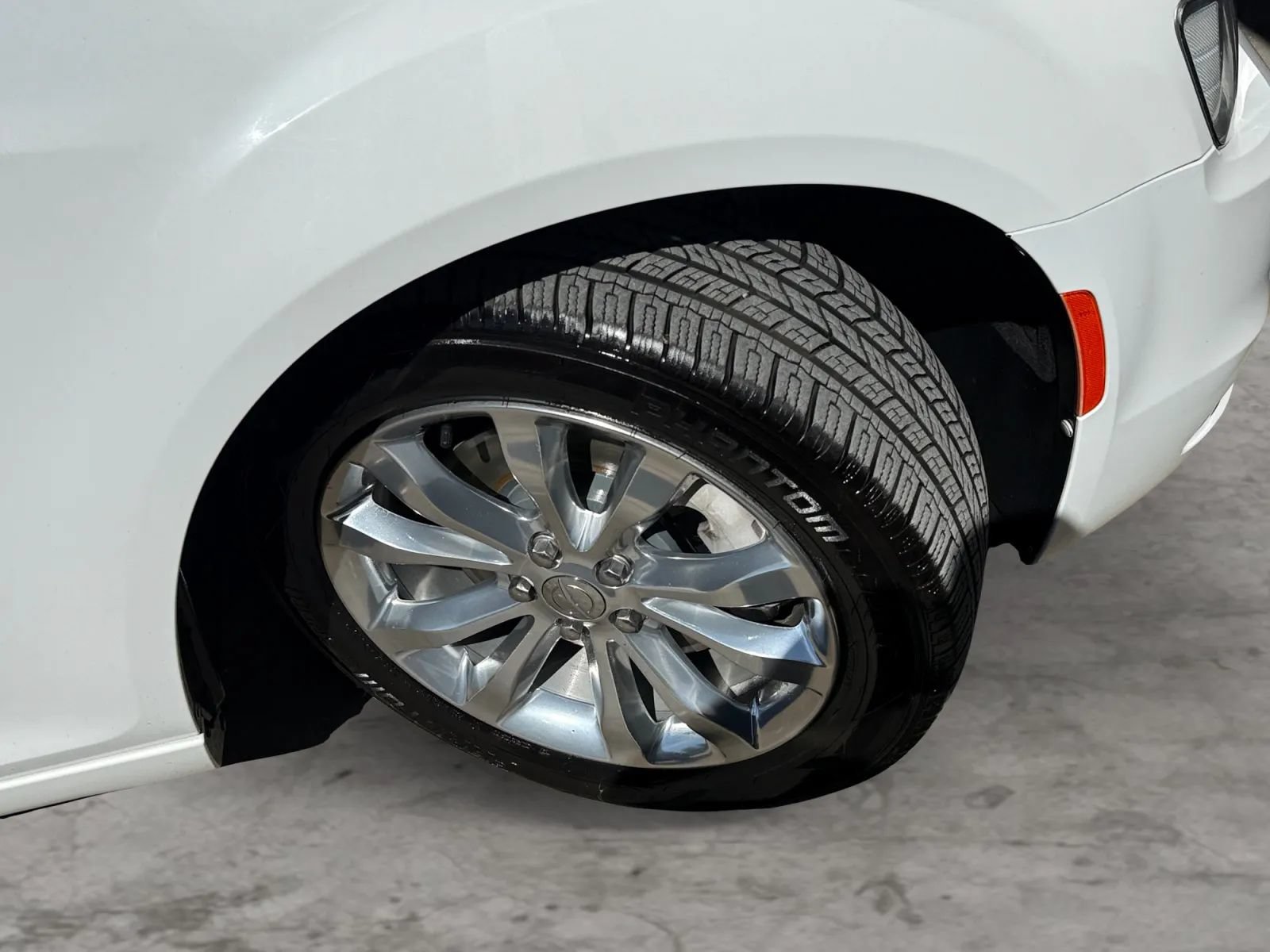 Used 2019 Chrysler 300 Touring AWD/4WD image 46