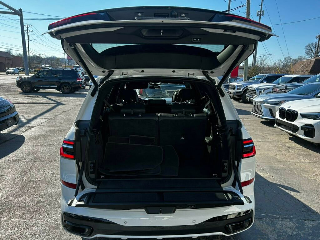 Used 2023 BMW X7 xDrive40i w/ Executive Package image 15