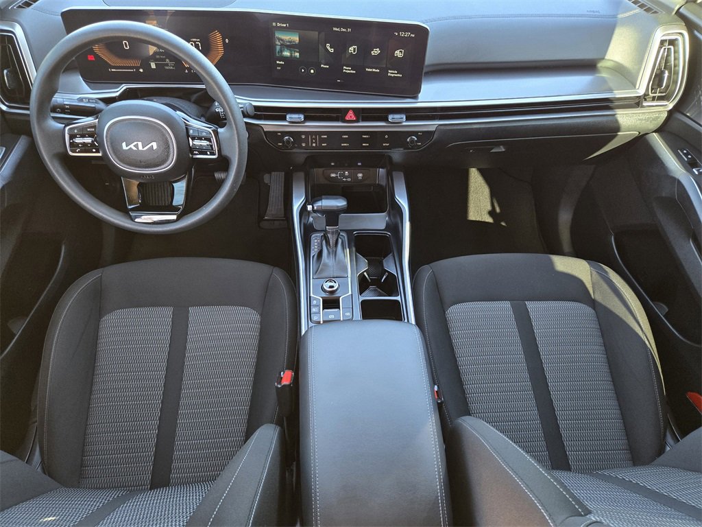 Certified 2025 Kia Sorento LX image 5