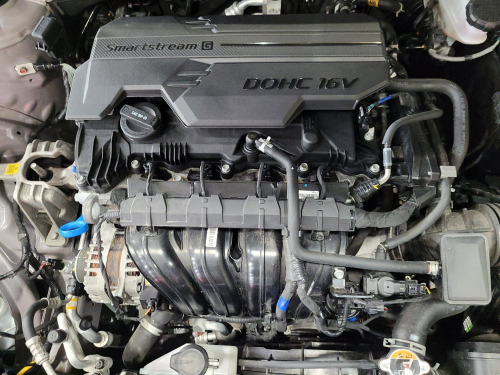 Used 2025 Hyundai Elantra SEL FWD image 30