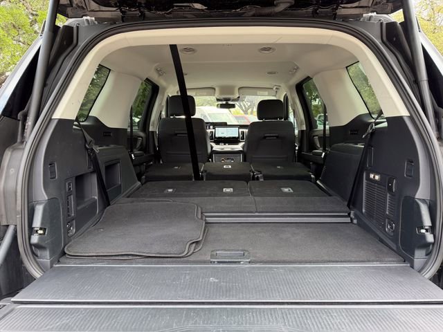 Used 2025 Ford Expedition Active AWD/4WD image 19