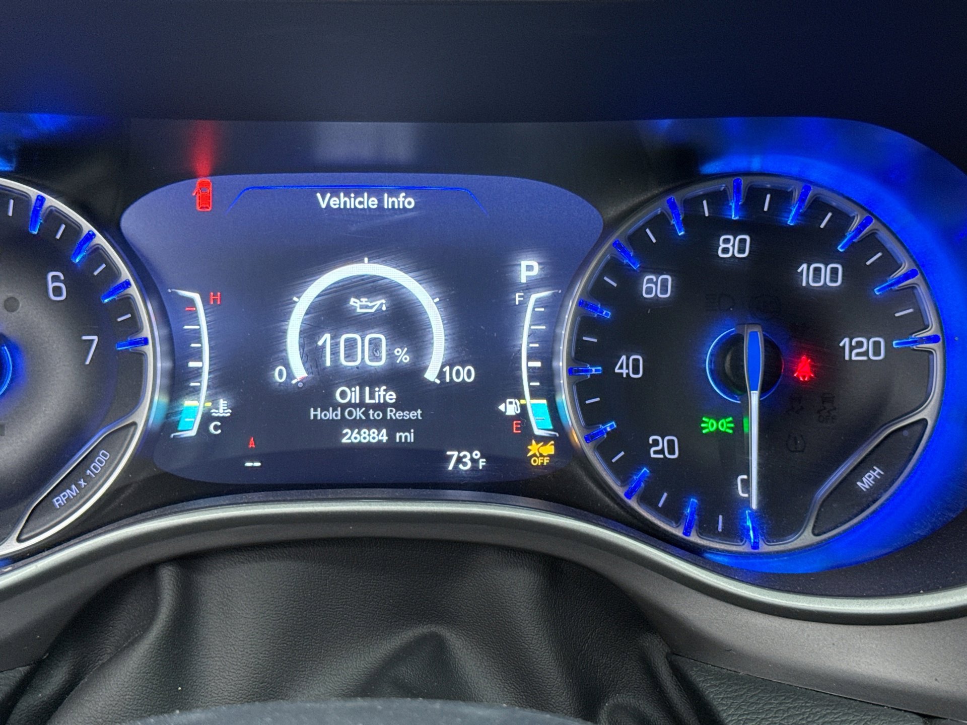 Used 2025 Chrysler Pacifica Select FWD image 9