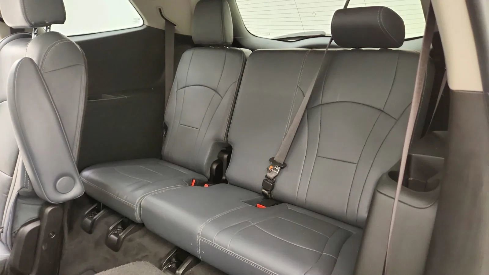 Used 2019 Buick Enclave Essence image 24