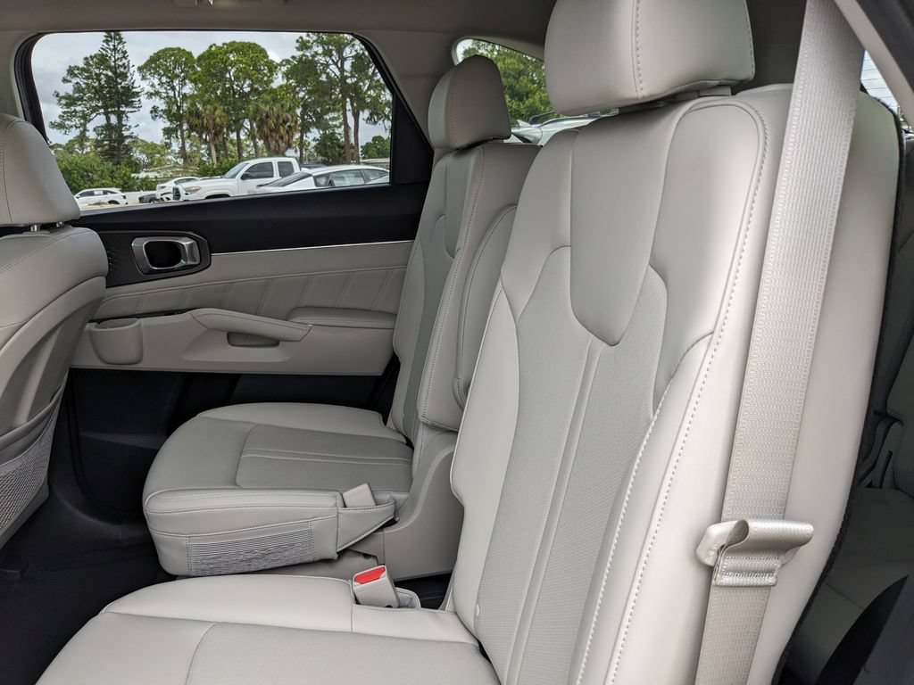 Certified 2023 Kia Sorento SX FWD image 19