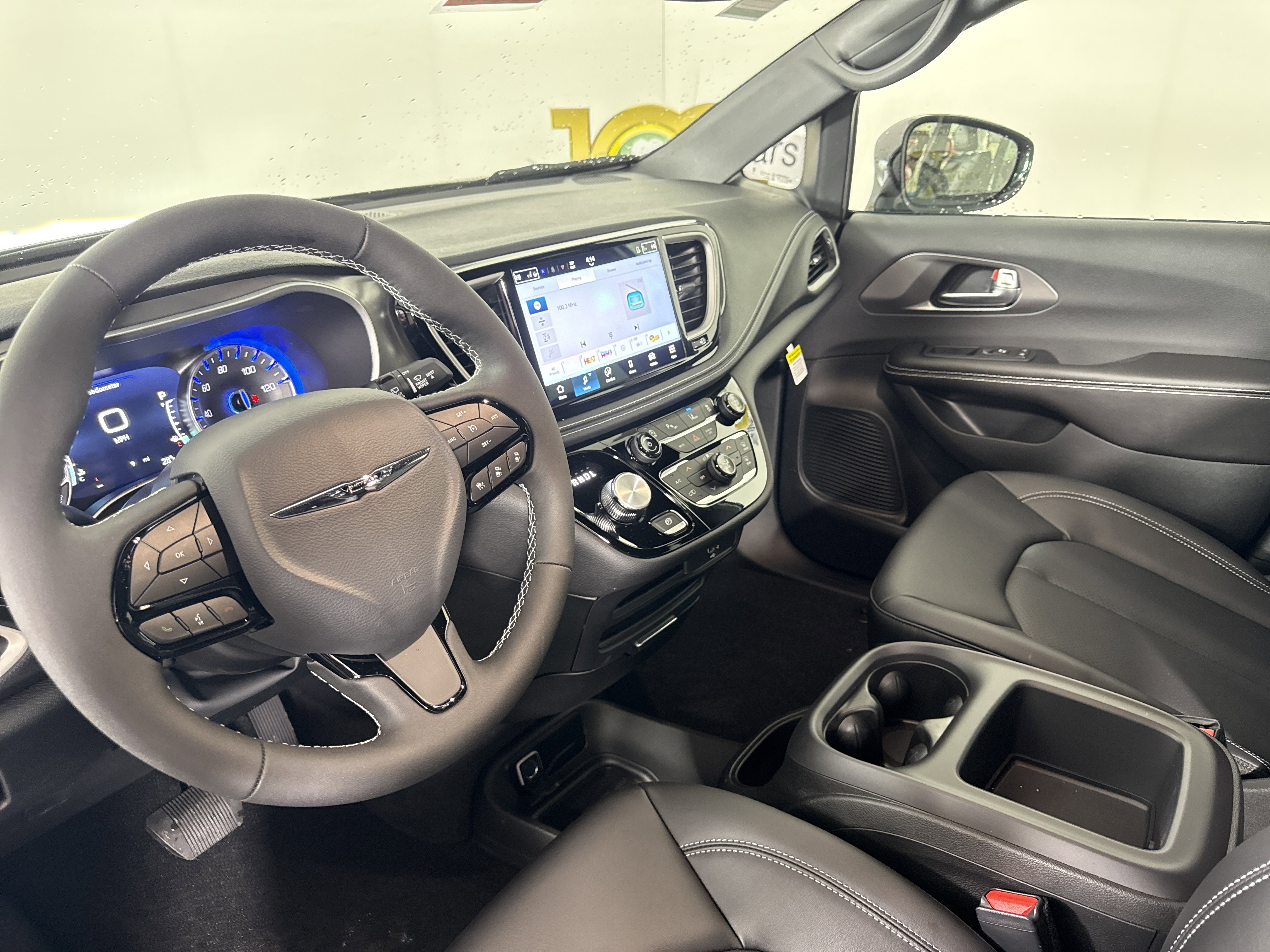 New 2026 Chrysler Pacifica Select w/ S Appearance Package image 27