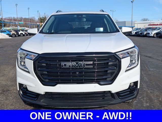 Used 2022 GMC Terrain SLT w/ Infotainment Package II image 2