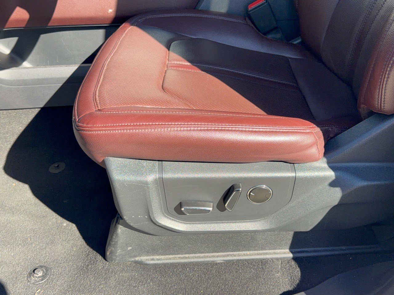 Used 2024 Ford Expedition Limited RWD image 16