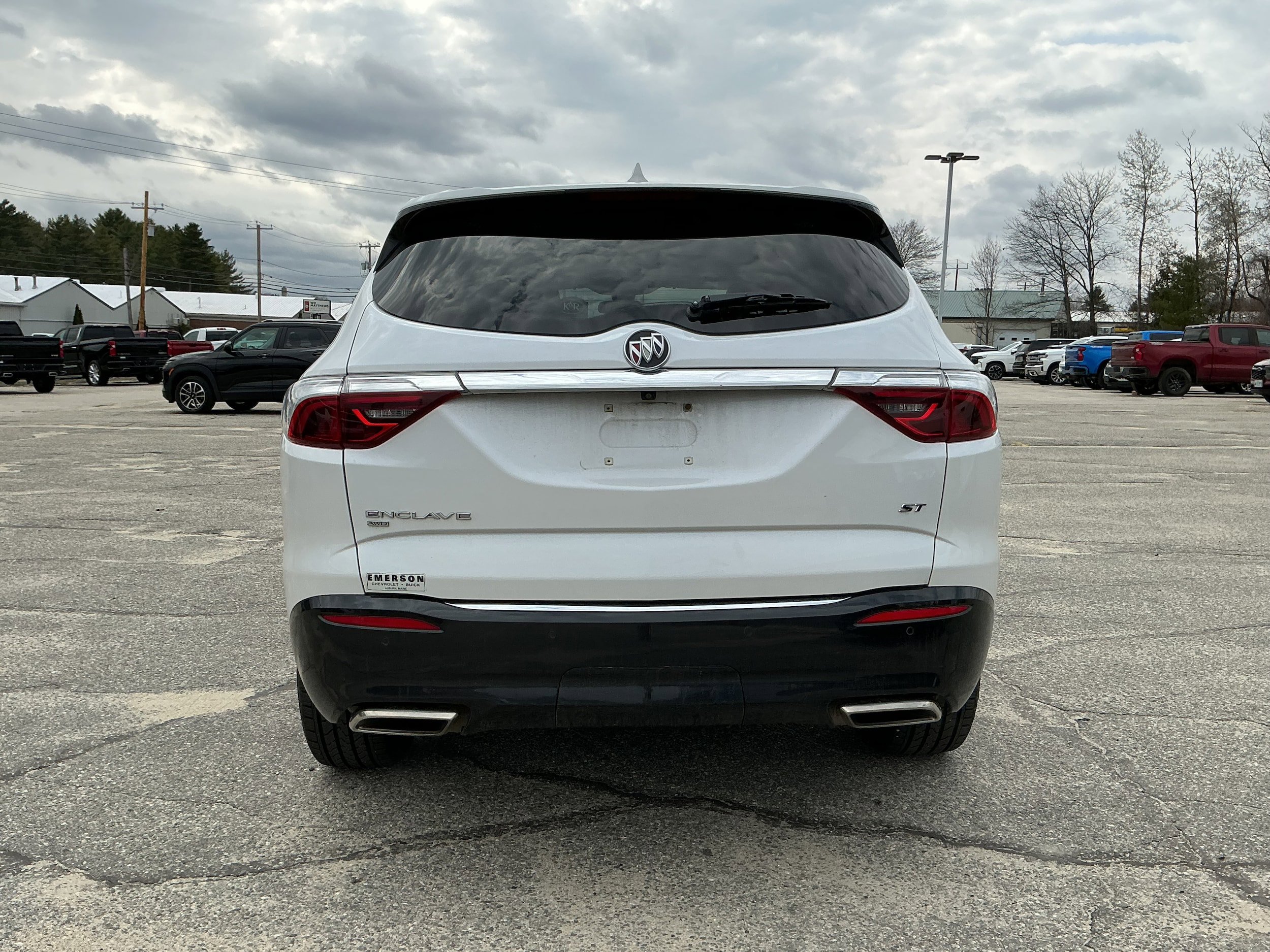 Certified 2023 Buick Enclave Essence w/ Experience Buick Package AWD/4WD image 3
