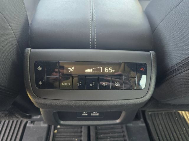 Used 2024 Nissan Pathfinder SV w/ SV Premium Package FWD image 33