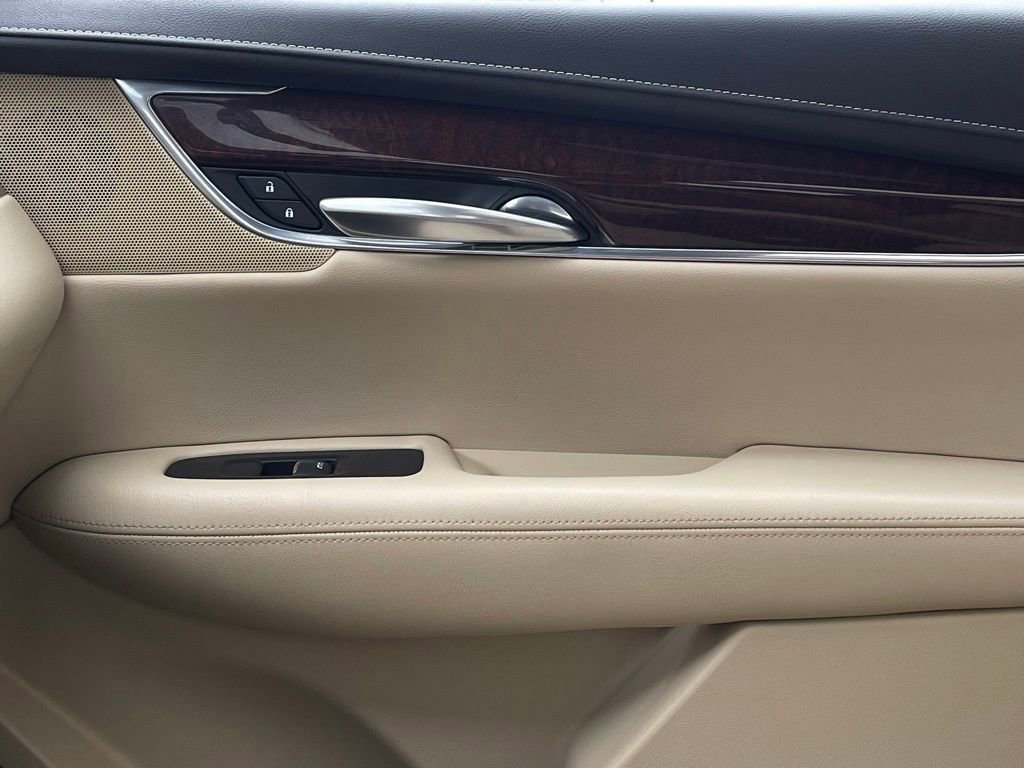Used 2017 Cadillac XT5 Luxury w/ Driver Awareness Package FWD image 42