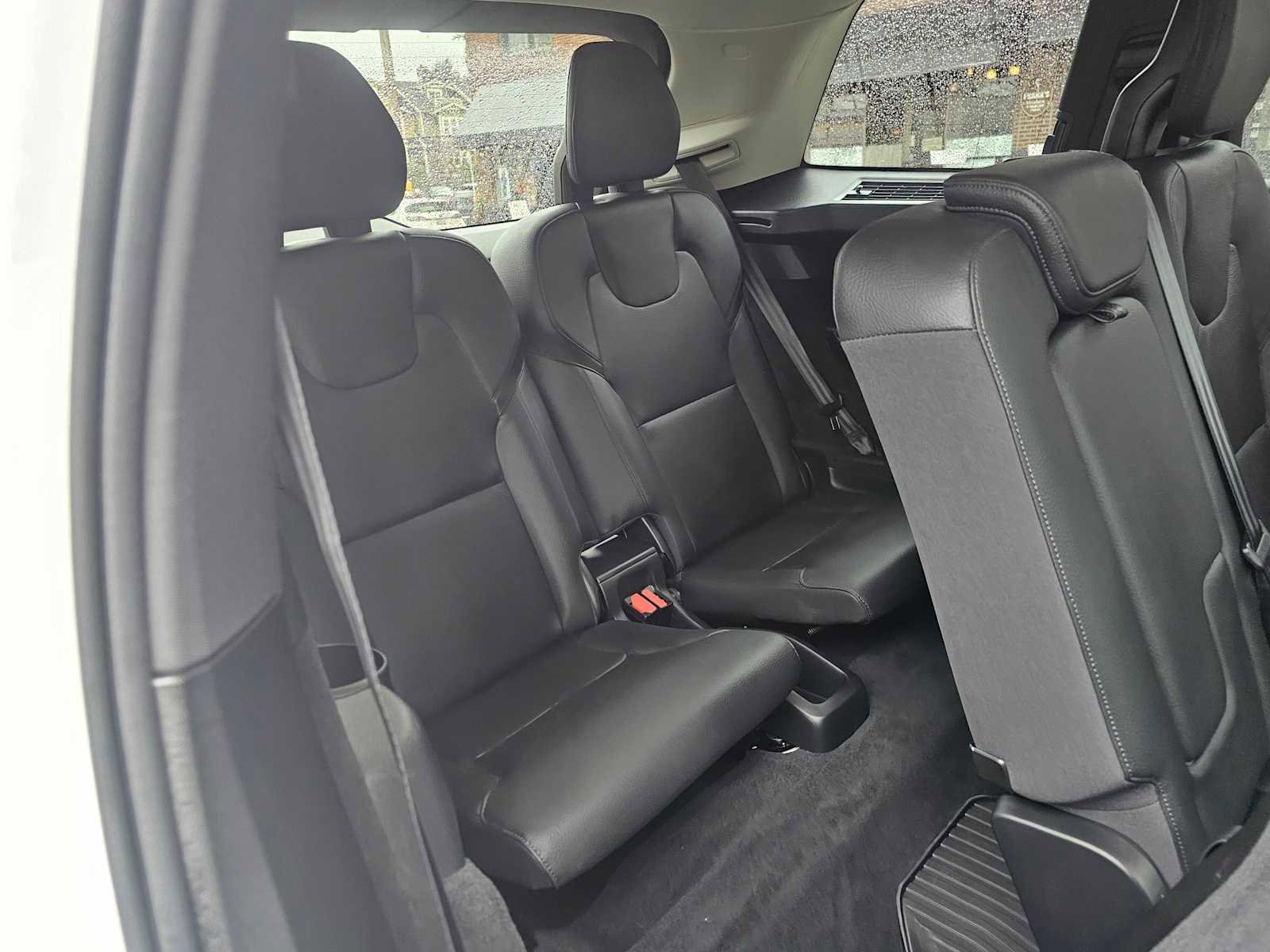 Certified 2025 Volvo XC90 T8 Plus w/ Protection Package Premier image 14