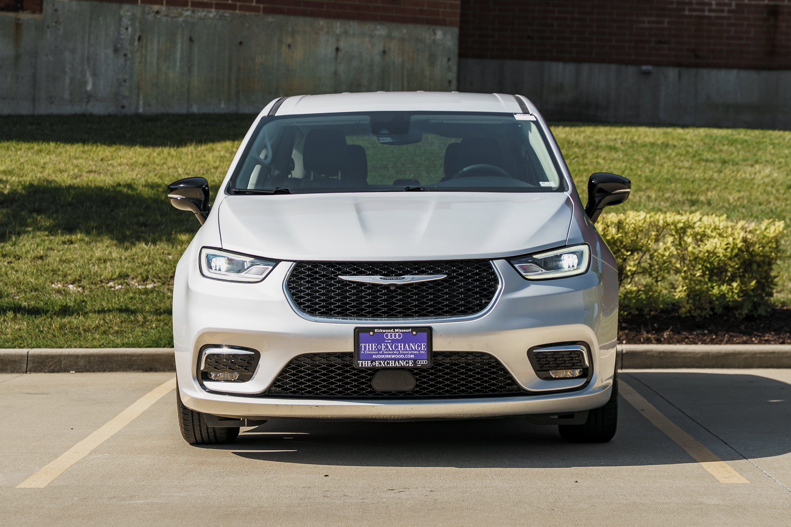 Used 2024 Chrysler Pacifica Touring-L FWD image 29