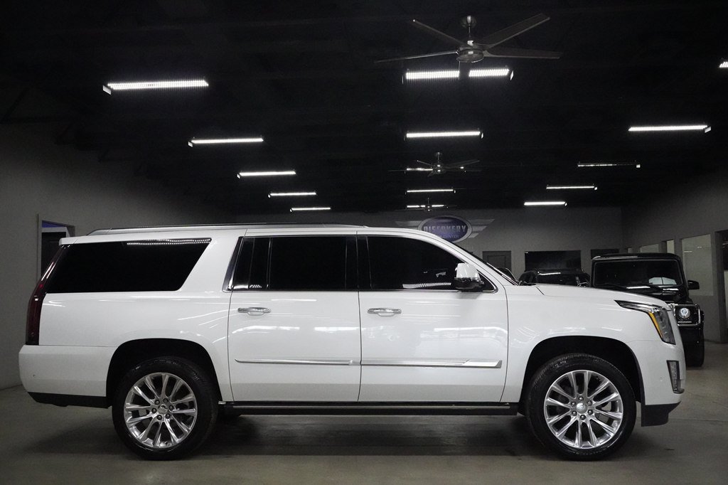 Used 2018 Cadillac Escalade ESV Premium Luxury AWD/4WD image 6