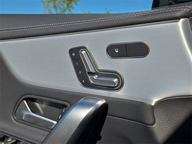 Used 2025 Mercedes-Benz CLA 250 4MATIC image 23